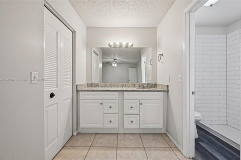 Villa ou maison à vendre à Port St. Lucie, Floride: 3 chambres, 163.69 m2 № 1965589 - photo 19