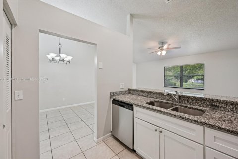 Villa ou maison à vendre à Port St. Lucie, Floride: 3 chambres, 163.69 m2 № 1965589 - photo 10