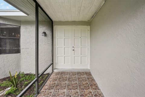 Villa ou maison à vendre à Port St. Lucie, Floride: 3 chambres, 163.69 m2 № 1965589 - photo 4