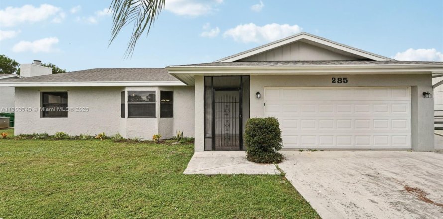 Villa ou maison à Port St. Lucie, Floride 3 chambres, 163.69 m2 № 1965589