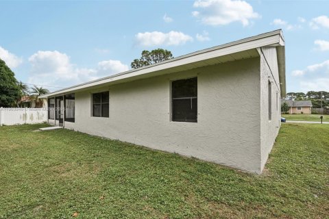 Villa ou maison à vendre à Port St. Lucie, Floride: 3 chambres, 163.69 m2 № 1965589 - photo 28