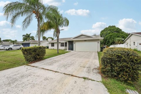 Villa ou maison à vendre à Port St. Lucie, Floride: 3 chambres, 163.69 m2 № 1965589 - photo 2