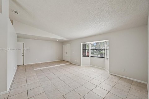 Villa ou maison à vendre à Port St. Lucie, Floride: 3 chambres, 163.69 m2 № 1965589 - photo 12