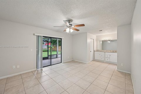 Villa ou maison à vendre à Port St. Lucie, Floride: 3 chambres, 163.69 m2 № 1965589 - photo 16