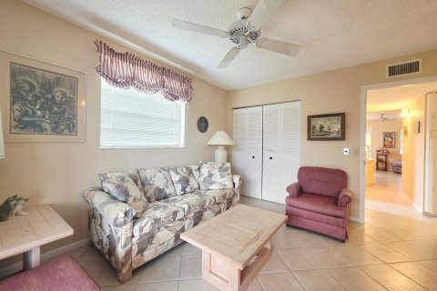Condo in Delray Beach, Florida, 2 bedrooms № 2250606 - photo 9