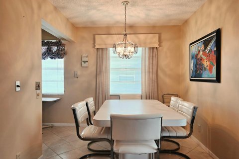 Condo in Delray Beach, Florida, 2 bedrooms № 2250606 - photo 5