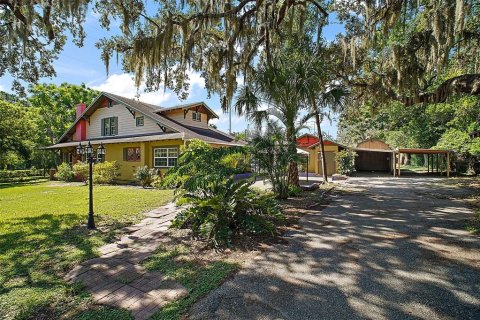 House in Eustis, Florida 5 bedrooms, 240.15 sq.m. № 1846726 - photo 7