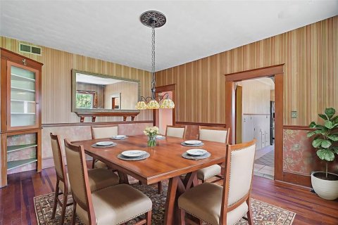House in Eustis, Florida 5 bedrooms, 240.15 sq.m. № 1846726 - photo 5