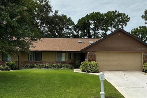 Duplex in New Smyrna Beach, Florida 3 bedrooms, 189.61 sq.m. № 1834784 - photo 1