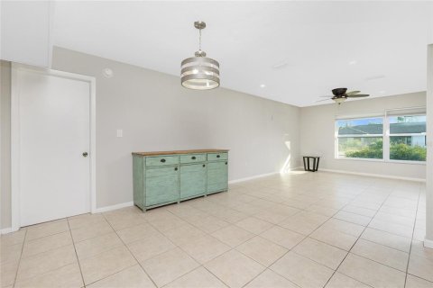 Villa ou maison à vendre à Port Charlotte, Floride: 3 chambres, 163.42 m2 № 1732843 - photo 9