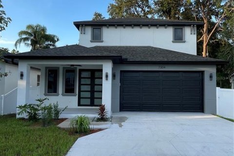House in Tampa, Florida 3 bedrooms, 207.64 sq.m. № 1869761 - photo 1