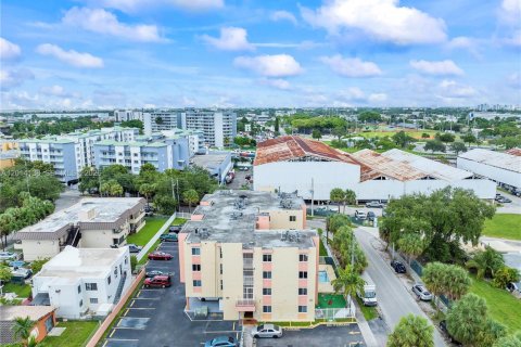 Immobilier commercial à vendre à Miami, Floride: 2406.08 m2 № 2076218 - photo 9