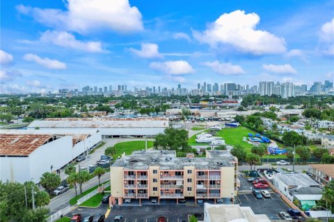 Immobilier commercial à vendre à Miami, Floride: 2406.08 m2 № 2076218 - photo 20