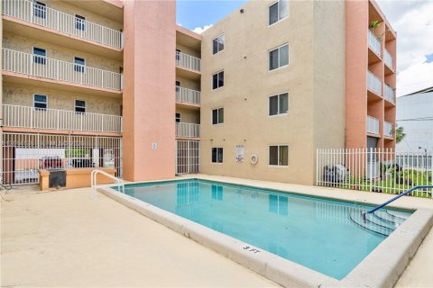 Immobilier commercial à vendre à Miami, Floride: 2406.08 m2 № 2076218 - photo 26