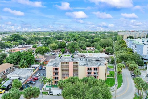 Immobilier commercial à vendre à Miami, Floride: 2406.08 m2 № 2076218 - photo 7