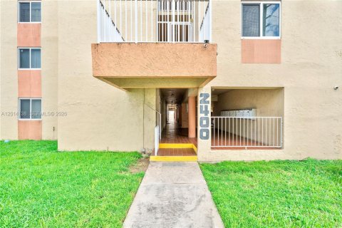 Immobilier commercial à vendre à Miami, Floride: 2406.08 m2 № 2076218 - photo 22