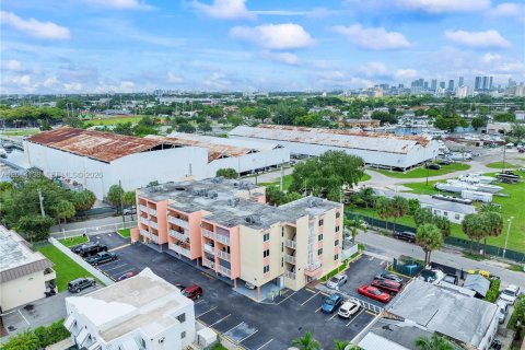 Immobilier commercial à vendre à Miami, Floride: 2406.08 m2 № 2076218 - photo 10