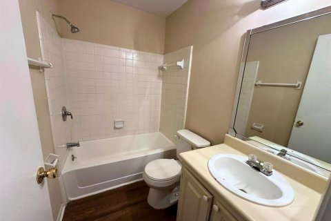 Condominio en alquiler en Casselberry, Florida, 2 dormitorios, 104.61 m2 № 1902302 - foto 11
