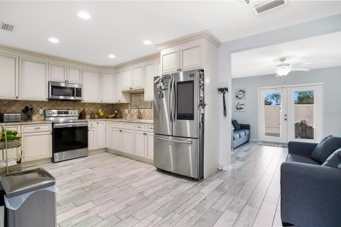 Casa en venta en Winter Haven, Florida, 3 dormitorios, 177.26 m2 № 2109349 - foto 7