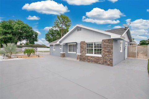 Casa en venta en Winter Haven, Florida, 3 dormitorios, 177.26 m2 № 2109349 - foto 2