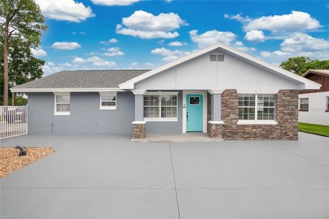 Casa en Winter Haven, Florida 3 dormitorios, 177.26 m2 № 2109349