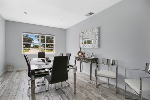 Casa en venta en Winter Haven, Florida, 3 dormitorios, 177.26 m2 № 2109349 - foto 9