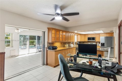 Villa ou maison à vendre à Plantation, Floride: 4 chambres, 186.36 m2 № 2390412 - photo 25