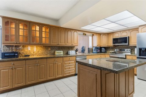Villa ou maison à vendre à Plantation, Floride: 4 chambres, 186.36 m2 № 2390412 - photo 27