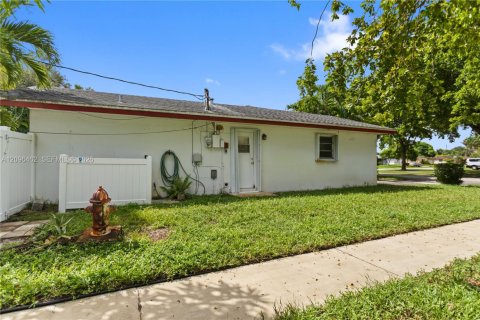 Villa ou maison à vendre à Plantation, Floride: 4 chambres, 186.36 m2 № 2390412 - photo 7