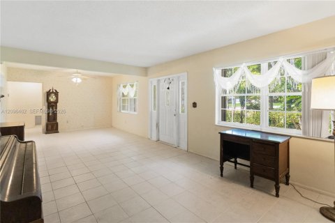 Villa ou maison à vendre à Plantation, Floride: 4 chambres, 186.36 m2 № 2390412 - photo 15