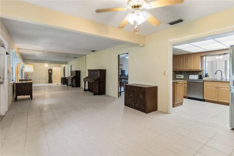 Villa ou maison à vendre à Plantation, Floride: 4 chambres, 186.36 m2 № 2390412 - photo 17