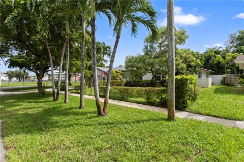 Villa ou maison à vendre à Plantation, Floride: 4 chambres, 186.36 m2 № 2390412 - photo 9
