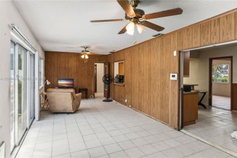 Villa ou maison à vendre à Plantation, Floride: 4 chambres, 186.36 m2 № 2390412 - photo 30