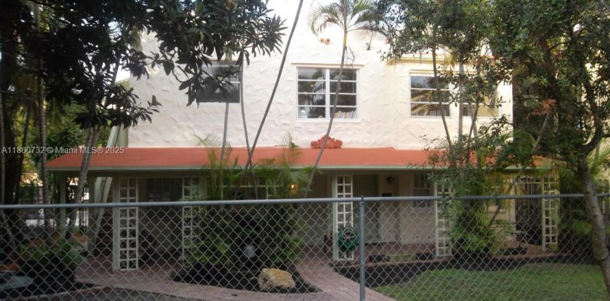 Apartment in Fort Lauderdale, Florida 2 bedrooms, 169.64 sq.m. № 1979089