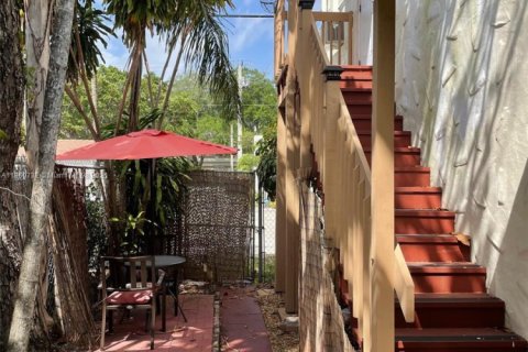 Apartment in Fort Lauderdale, Florida 2 bedrooms, 169.64 sq.m. № 1979089 - photo 2