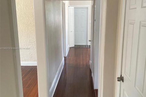 Apartment in Fort Lauderdale, Florida 2 bedrooms, 169.64 sq.m. № 1979089 - photo 4