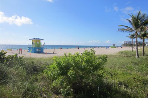 Condominio en alquiler en Pompano Beach, Florida, 2 dormitorios, 93.74 m2 № 948852 - foto 1