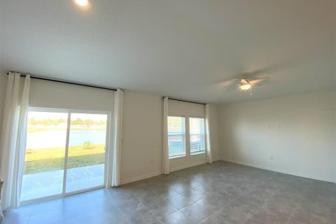 House in Kissimmee, Florida 3 bedrooms, 144.93 sq.m. № 2393739 - photo 4