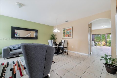 Condo in Miramar, Florida, 3 bedrooms  № 1830394 - photo 5