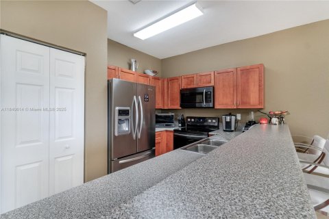 Condo in Miramar, Florida, 3 bedrooms  № 1830394 - photo 12