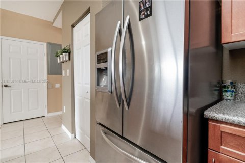 Condo in Miramar, Florida, 3 bedrooms  № 1830394 - photo 11