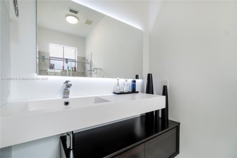 Condo in Miramar, Florida, 3 bedrooms  № 1830394 - photo 29