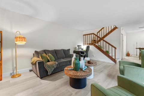 Купить таунхаус в Уэст-Палм-Бич, Флорида 4 комнаты, 114.83м2, № 2083003 - фото 4