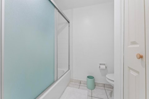 Купить таунхаус в Уэст-Палм-Бич, Флорида 4 комнаты, 114.83м2, № 2083003 - фото 24