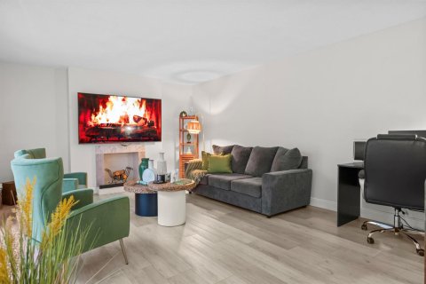 Купить таунхаус в Уэст-Палм-Бич, Флорида 4 комнаты, 114.83м2, № 2083003 - фото 3