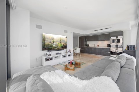 Condominio en venta en Miami, Florida, 1 dormitorio, 67.73 m2 № 1984531 - foto 5