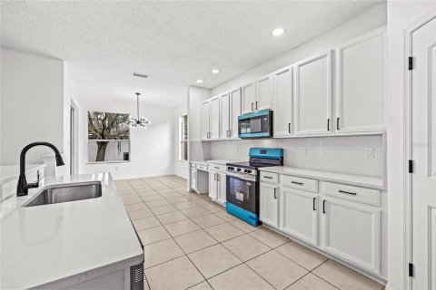 House in Tampa, Florida 4 bedrooms, 226.59 sq.m. № 2107027 - photo 25