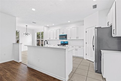 House in Tampa, Florida 4 bedrooms, 226.59 sq.m. № 2107027 - photo 20