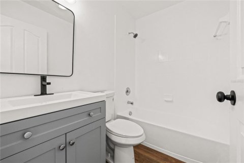 House in Tampa, Florida 4 bedrooms, 226.59 sq.m. № 2107027 - photo 30