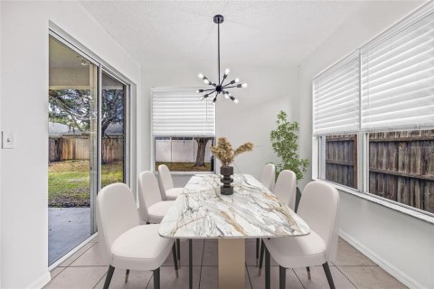 House in Tampa, Florida 4 bedrooms, 226.59 sq.m. № 2107027 - photo 27